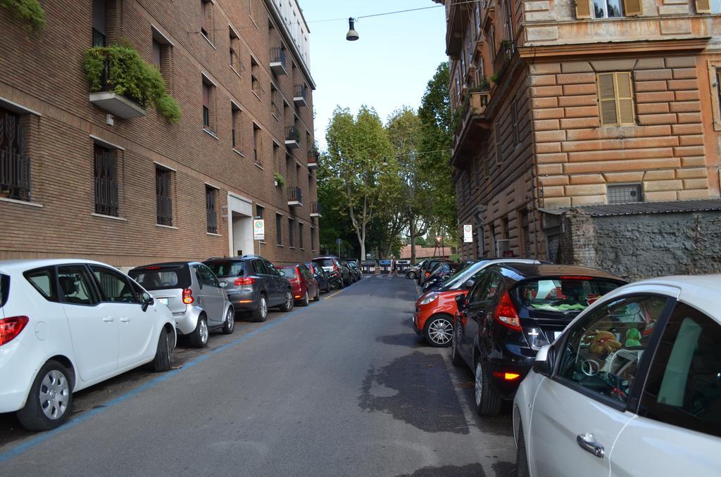Domus Chiara Al Colosseo Roma Ngoại thất bức ảnh